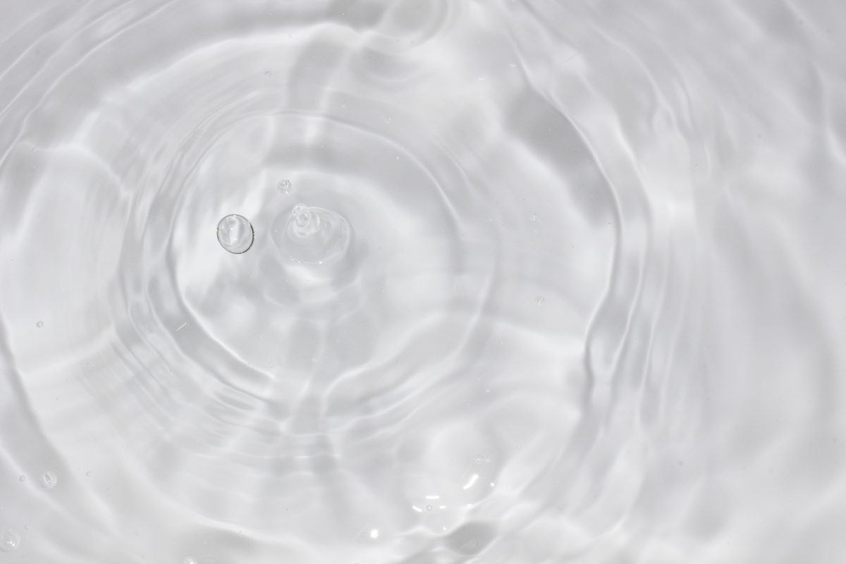 水