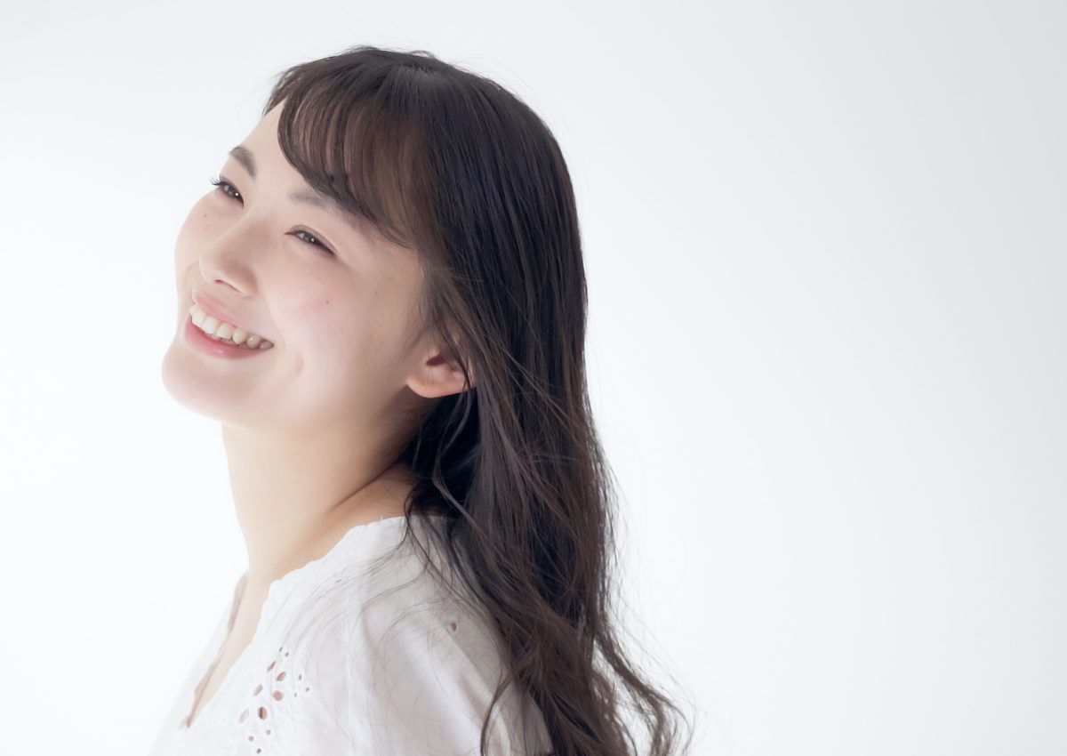 笑顔の女性
