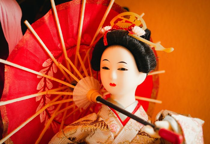 ガラスケース入り日本人形を高額で売るコツ