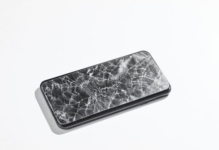 画面割れスマホは下取りもアリ?買取とどっちが高く売れる?