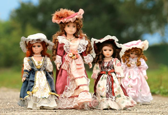 フランス人形とは？買取需要について