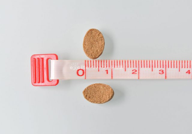 形が不ぞろいなのは、乾燥肉ではなく「水分が多い新鮮な生の鶏肉」を使用しているからなのだそう。